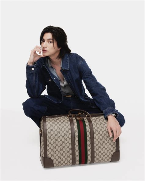 gucci โคลฟ คณาวุฒิ